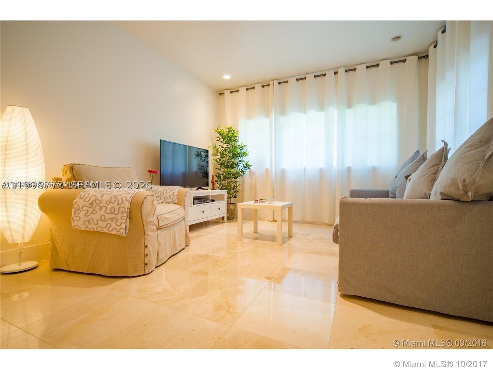 929 Michigan Ave 1 Property Photo 6