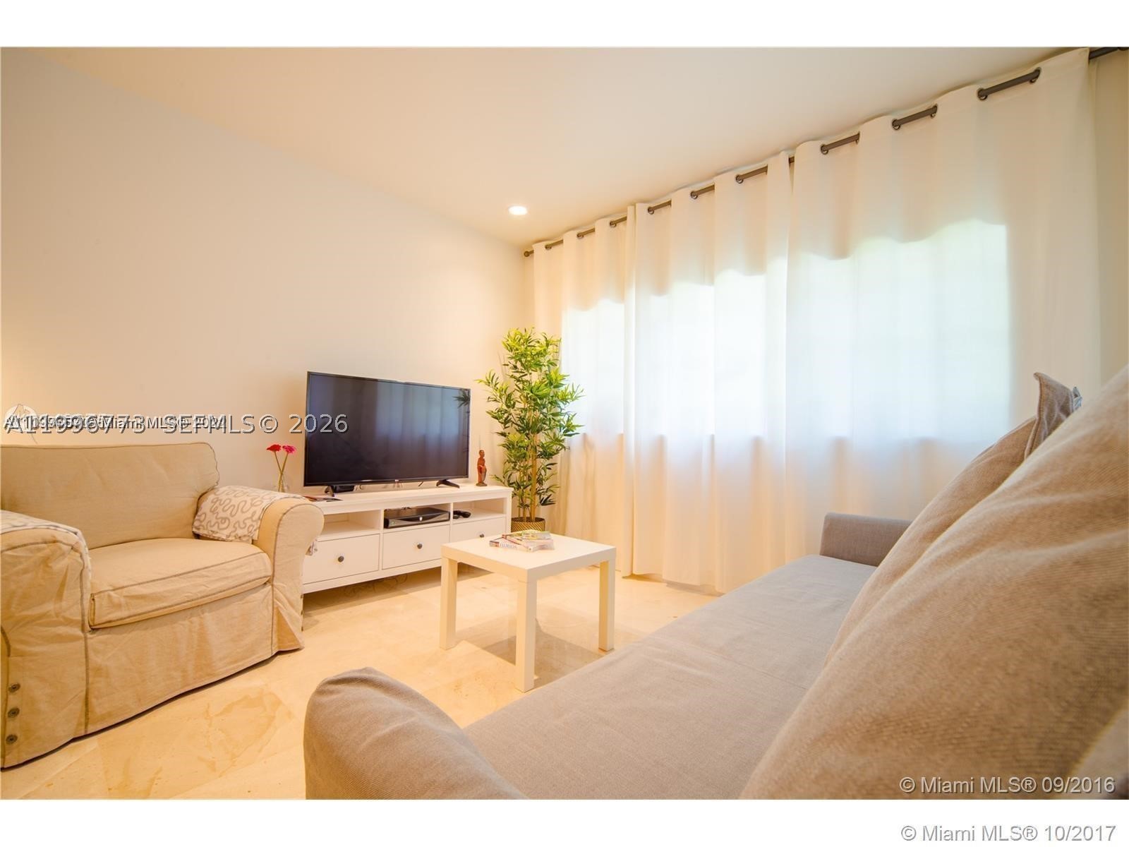 929 Michigan Ave 1 Property Photo 7