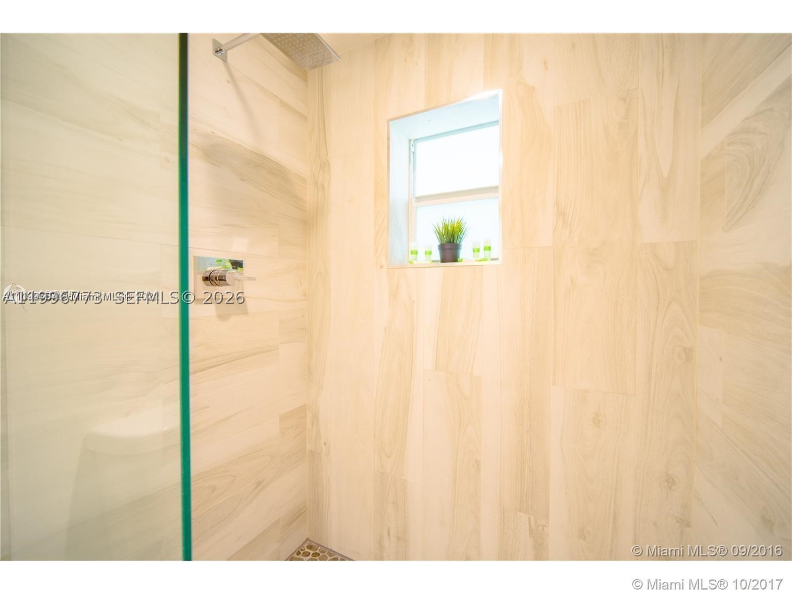 929 Michigan Ave 1 Property Photo 14