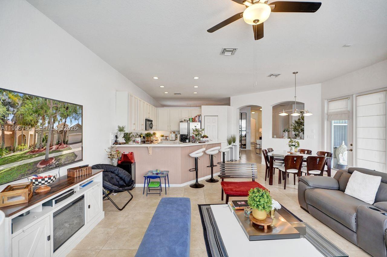 3982 W Whitewater Ave Property Photo 17
