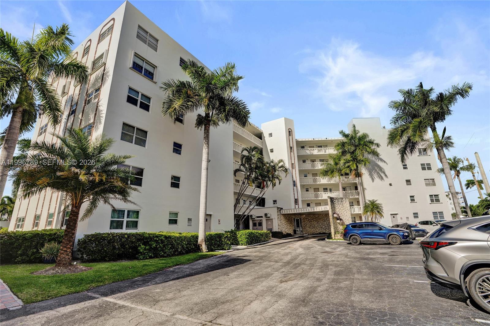 3181 S Ocean Dr 306 W Property Photo 3