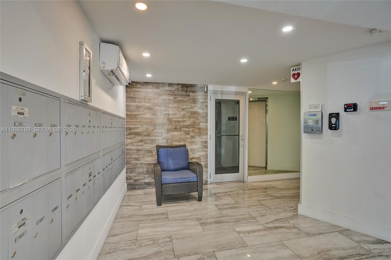 3181 S Ocean Dr 306 W Property Photo 19