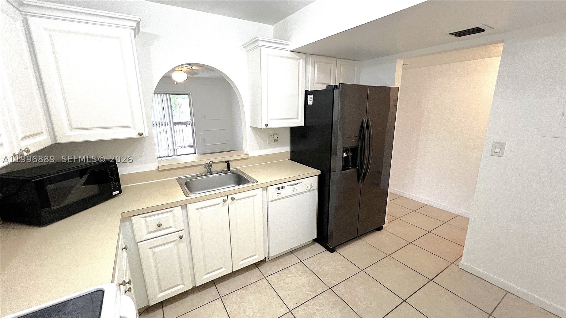 711 N Pine Island Rd 211 Property Photo 4