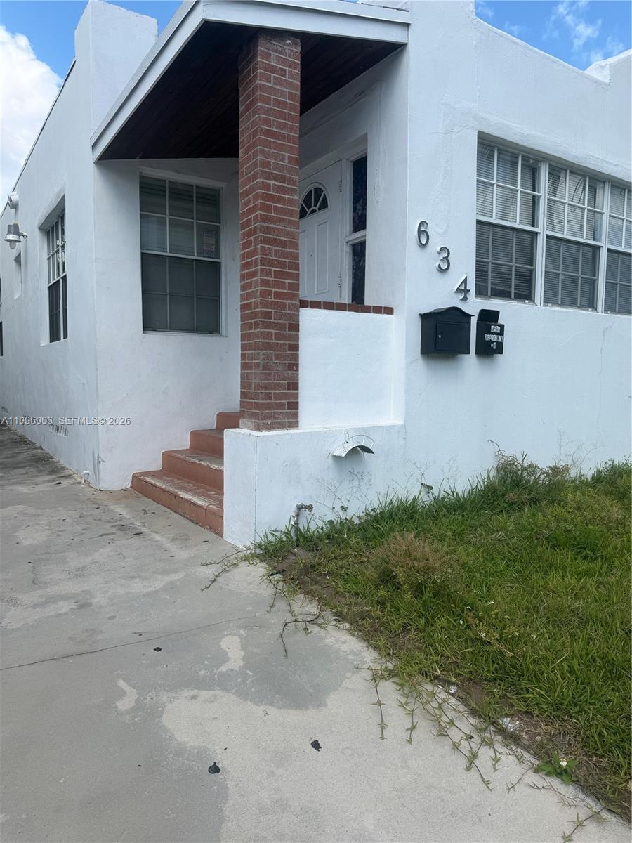634 Sw 10th Ave Property Photo 1