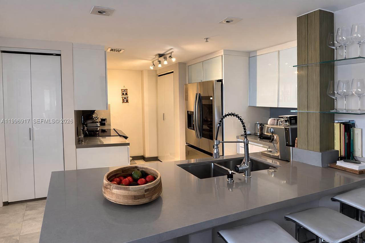701 Brickell Key Blvd 1611 Property Photo 1