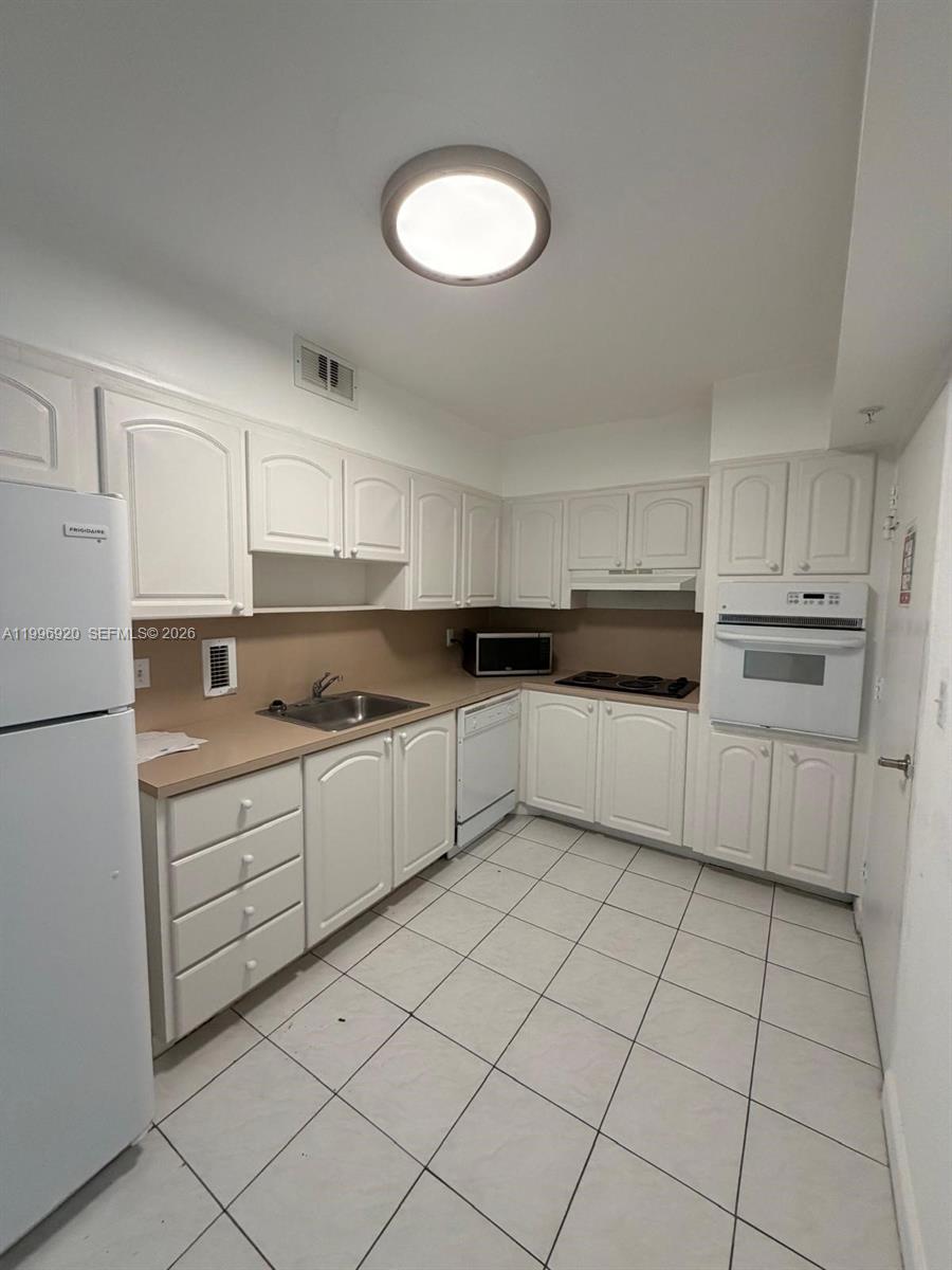 4001 S Ocean Dr 4h Property Photo 5