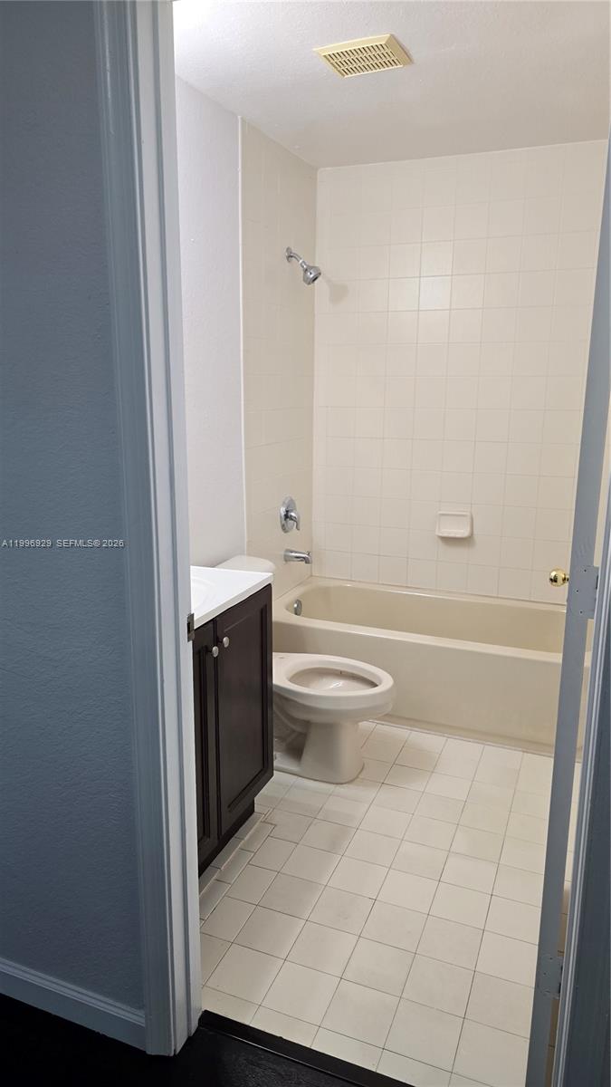 2755 Se 15th 101 Property Photo 14