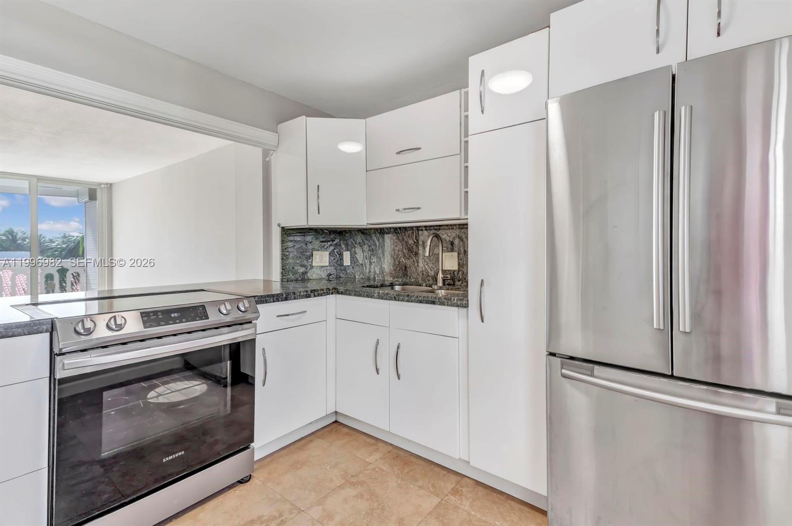 3199 S Ocean Dr 406 Property Photo 4