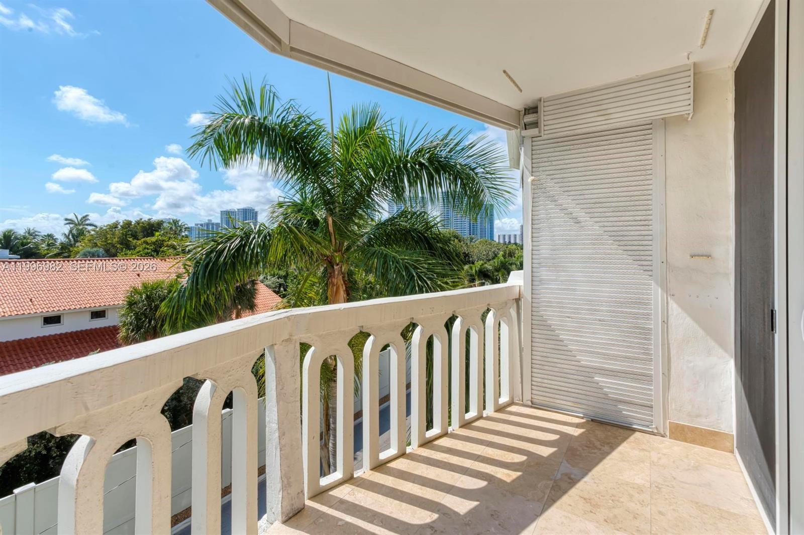 3199 S Ocean Dr 406 Property Photo 8