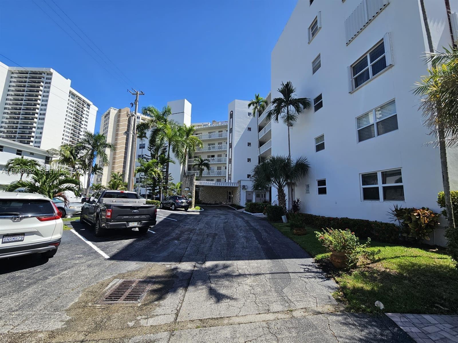3199 S Ocean Dr 406 Property Photo 28