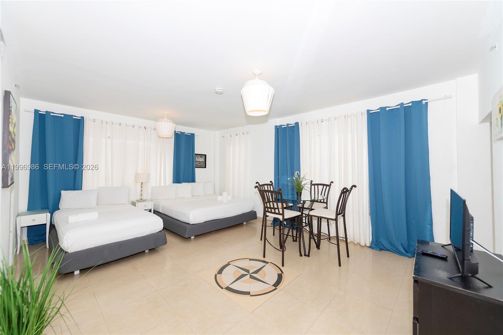 918 Ocean Dr 203 Property Photo 3
