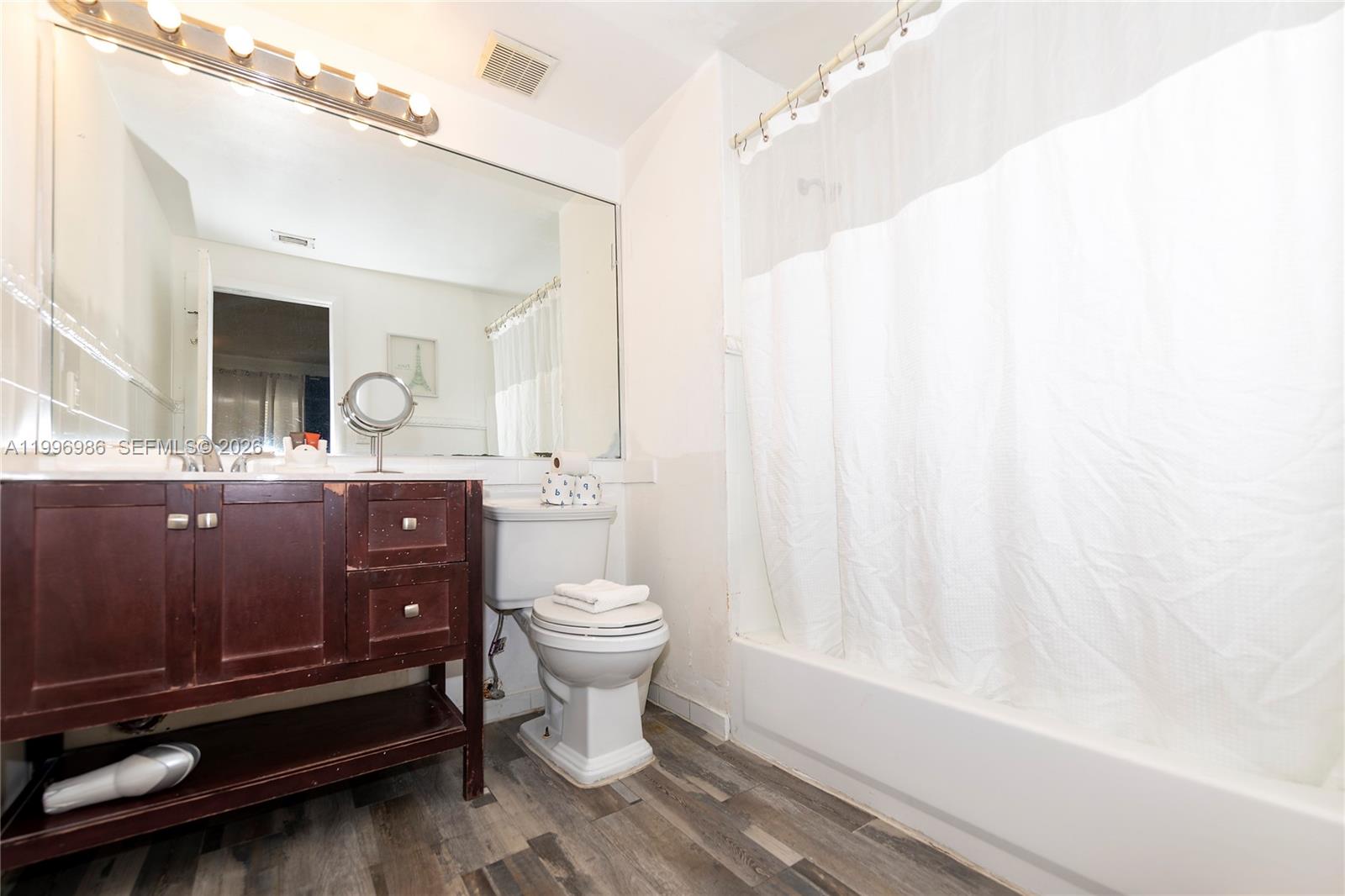 918 Ocean Dr 203 Property Photo 8