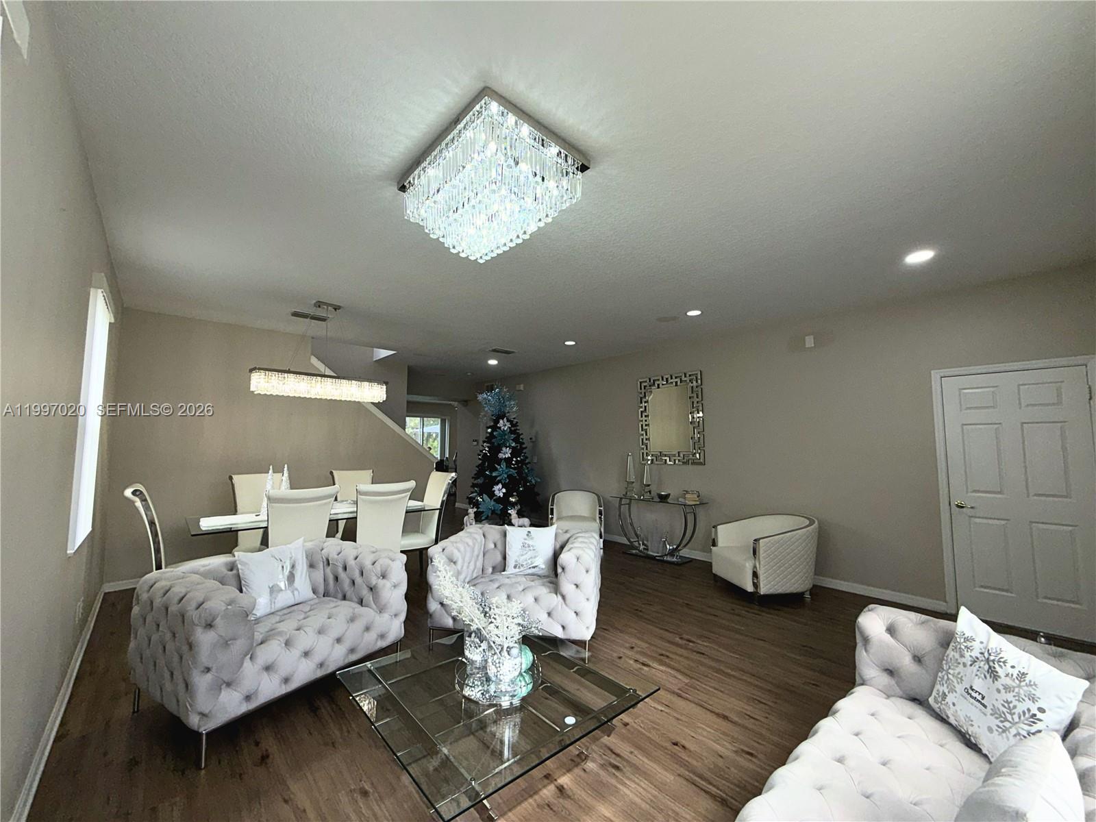 233 Aldridge Ln Property Photo 11