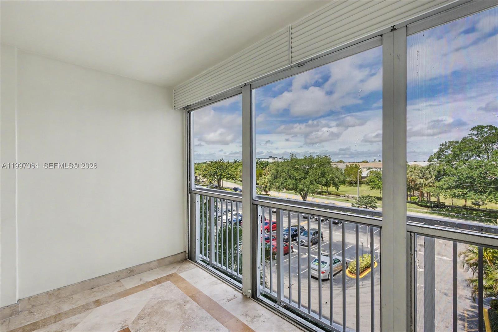 4200 Hillcrest Dr 408 Property Photo 5