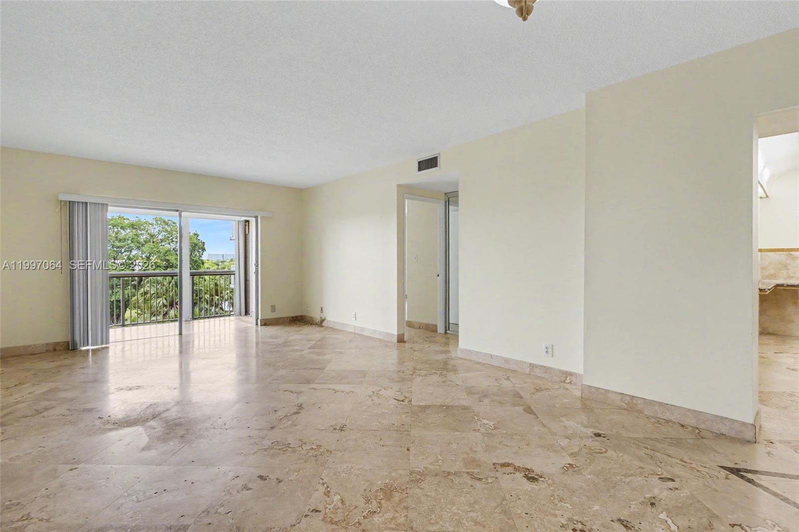 4200 Hillcrest Dr 408 Property Photo 6