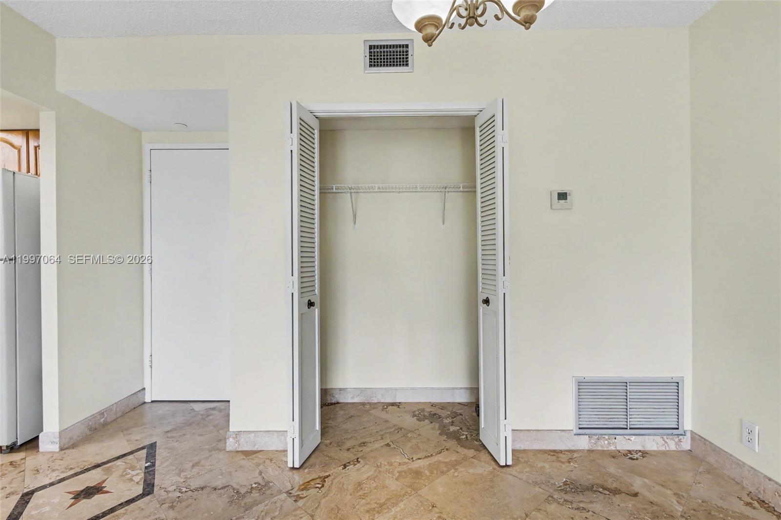 4200 Hillcrest Dr 408 Property Photo 16