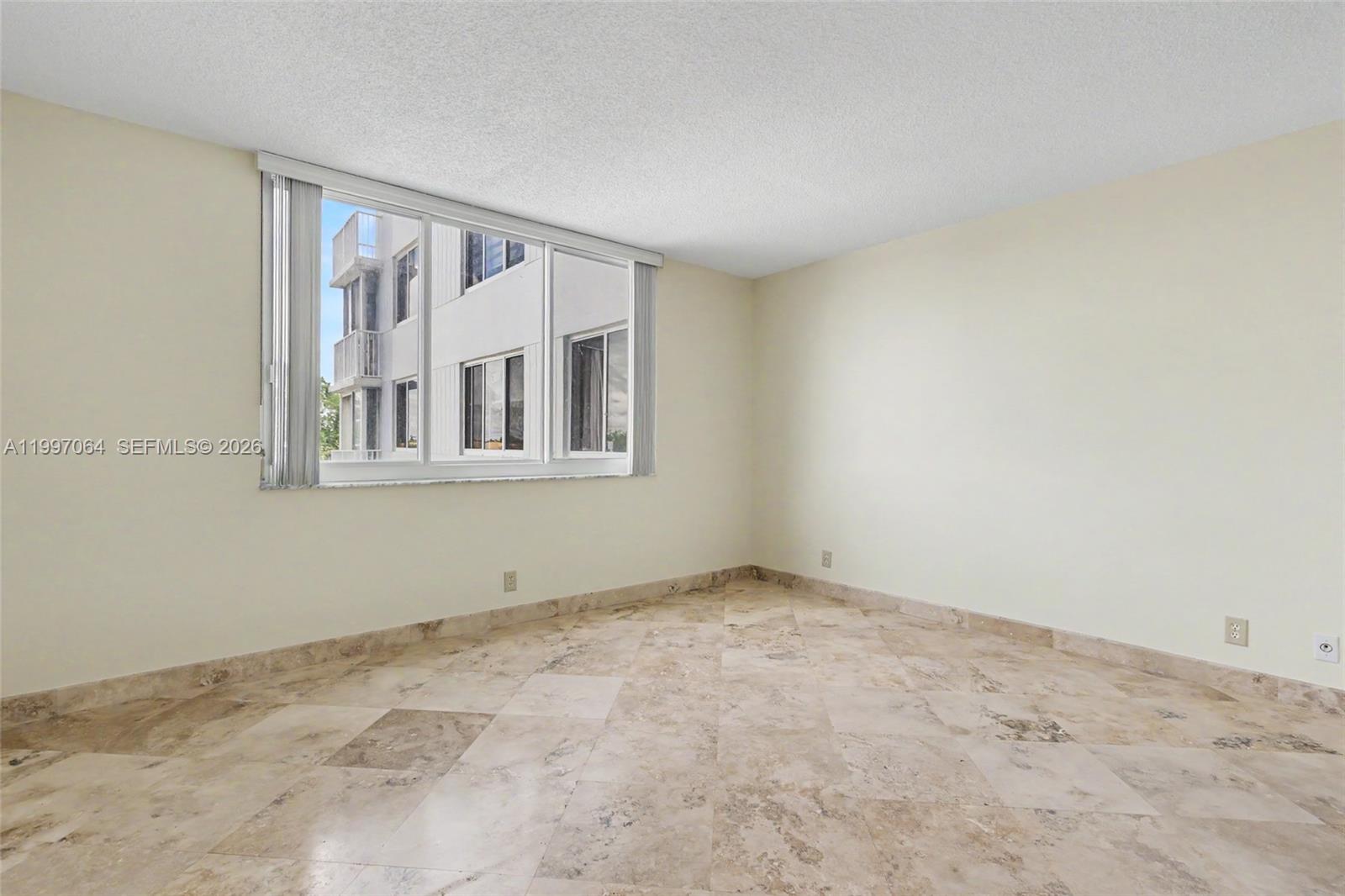 4200 Hillcrest Dr 408 Property Photo 18