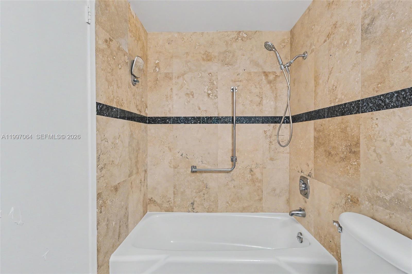 4200 Hillcrest Dr 408 Property Photo 21