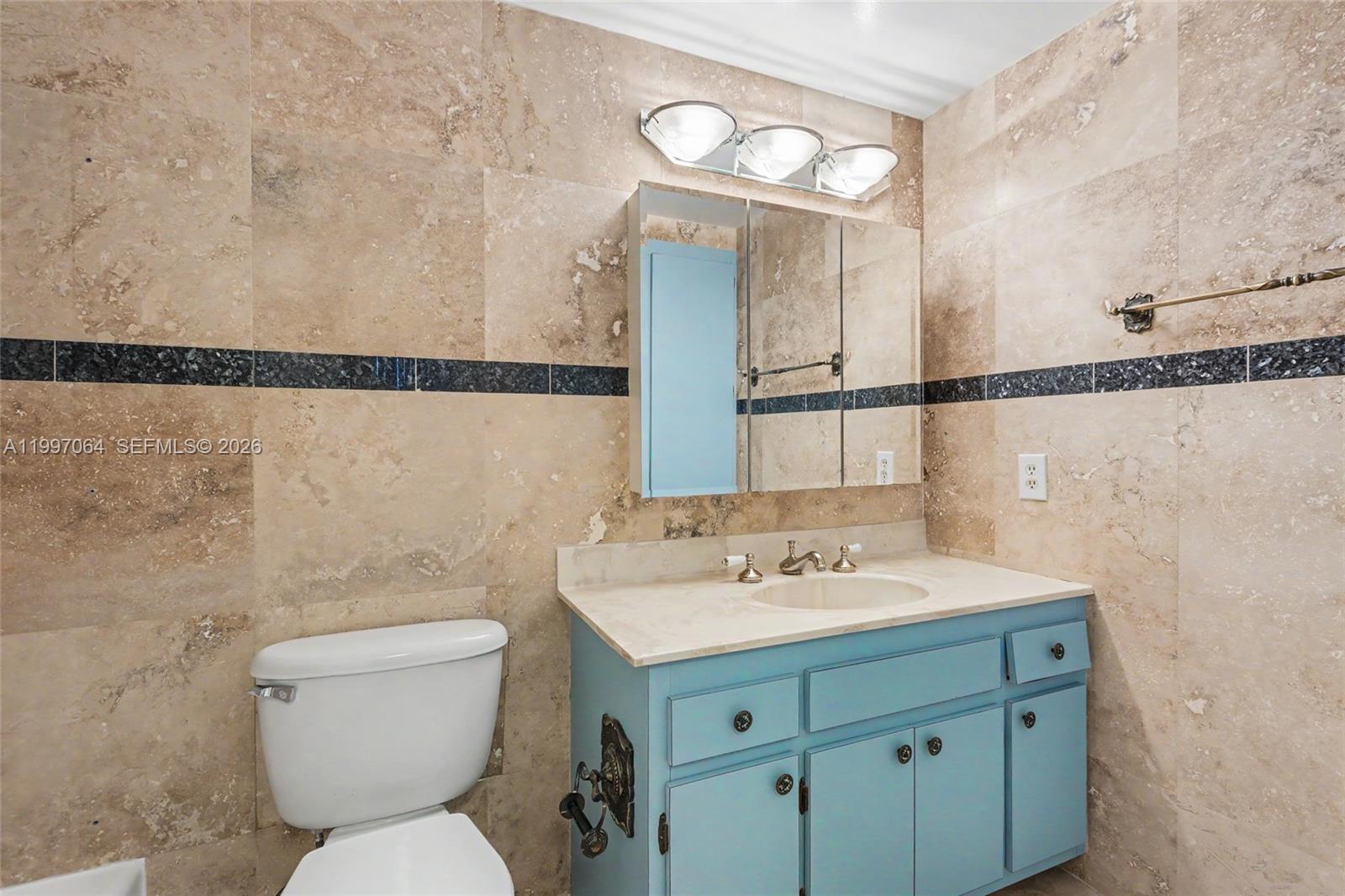4200 Hillcrest Dr 408 Property Photo 22