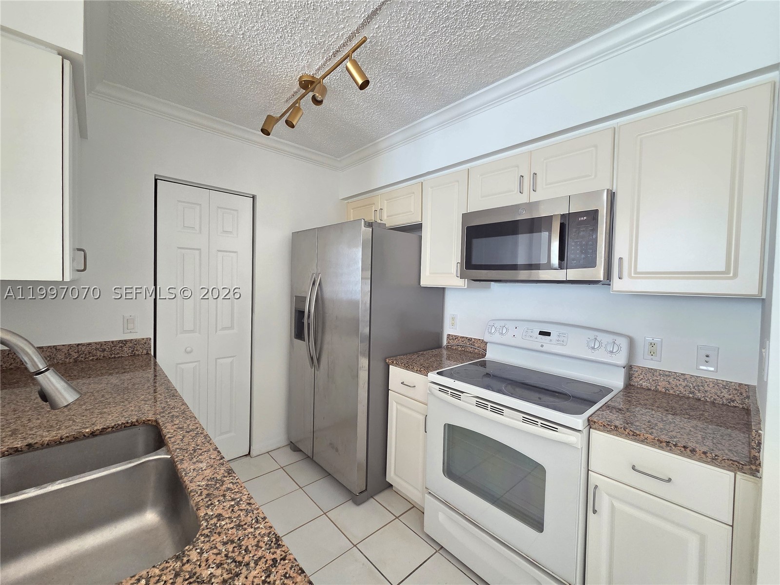 1155 Brickell Bay Dr 2006 Property Photo 12