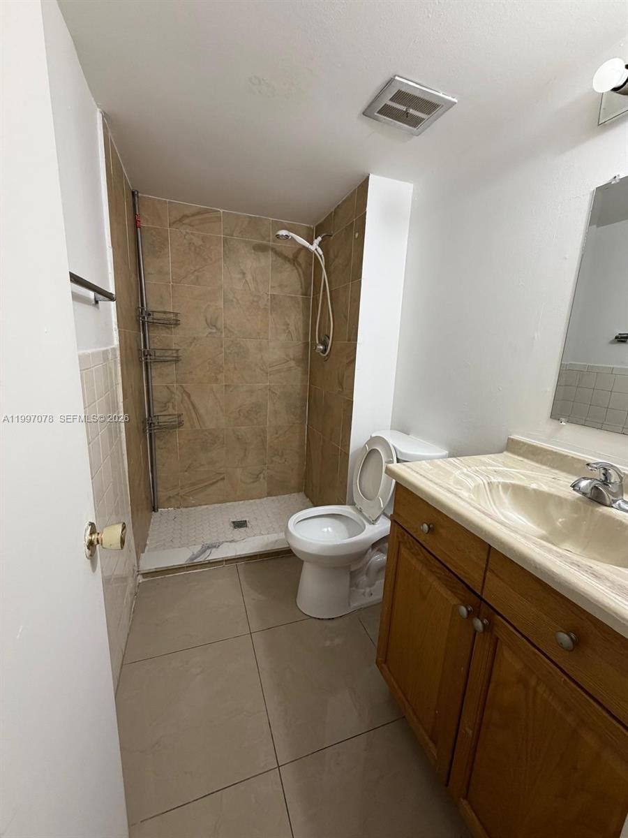 8704 Nw 35th St 208 Property Photo 16