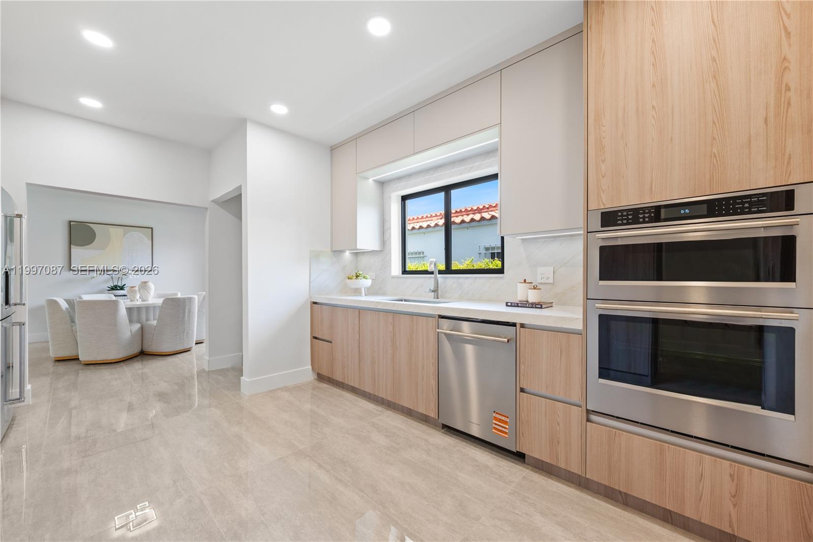 1405 Lenox Ave Property Photo 6