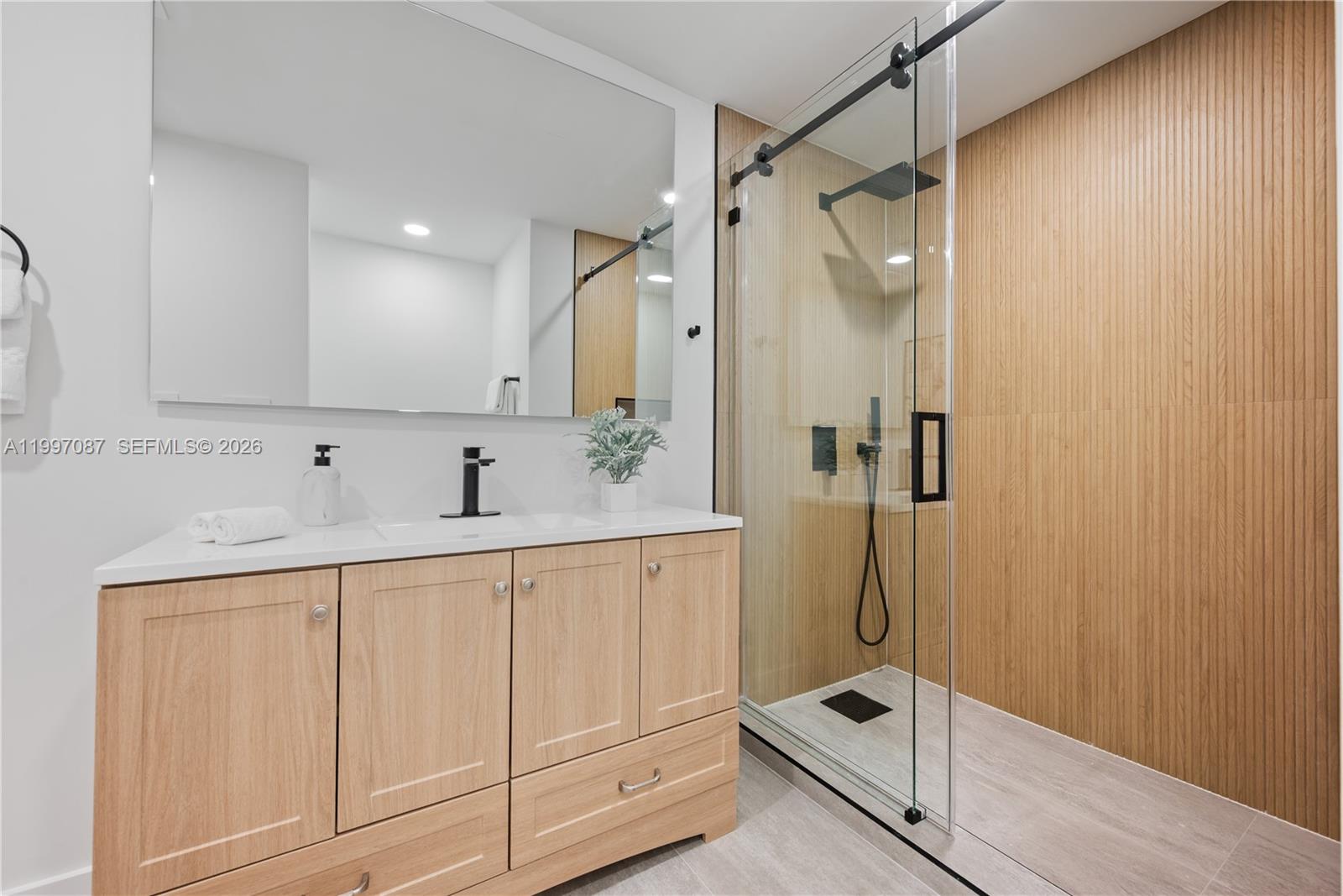 1405 Lenox Ave Property Photo 17