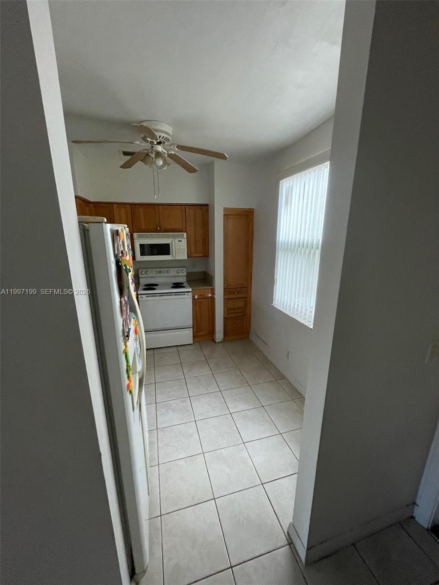 870 Ne 212th Ter 3 Property Photo 3