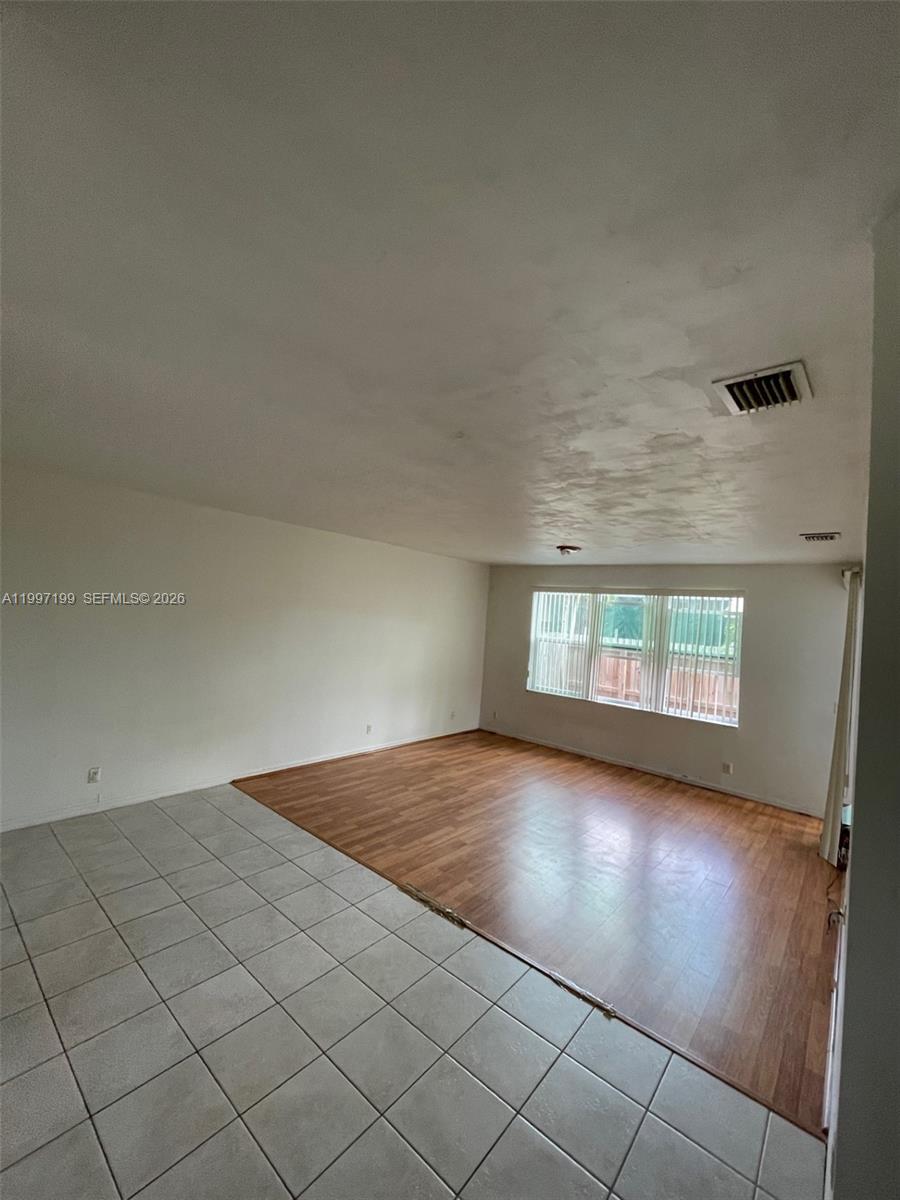 870 Ne 212th Ter 3 Property Photo 4