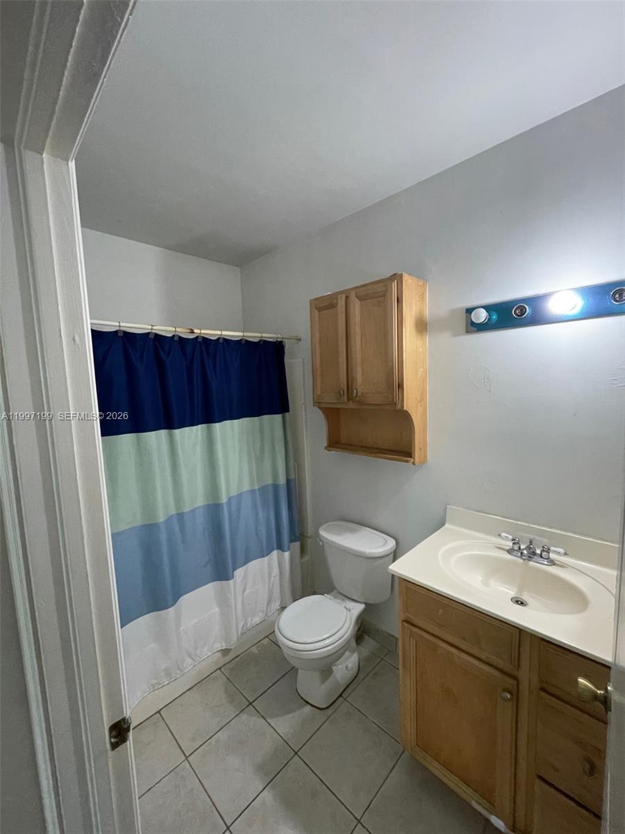 870 Ne 212th Ter 3 Property Photo 17