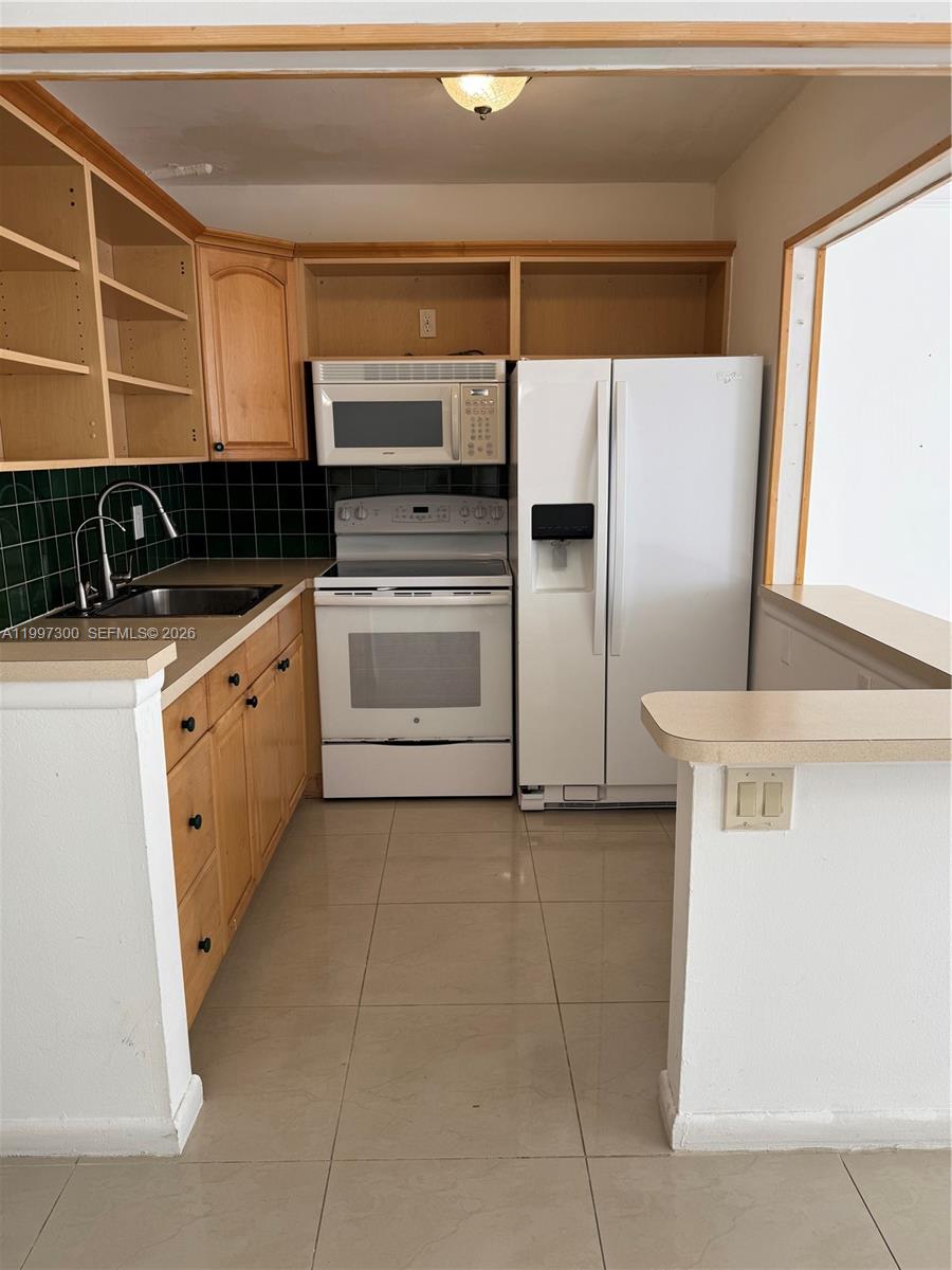 162 Westbury J 162 Property Photo 1
