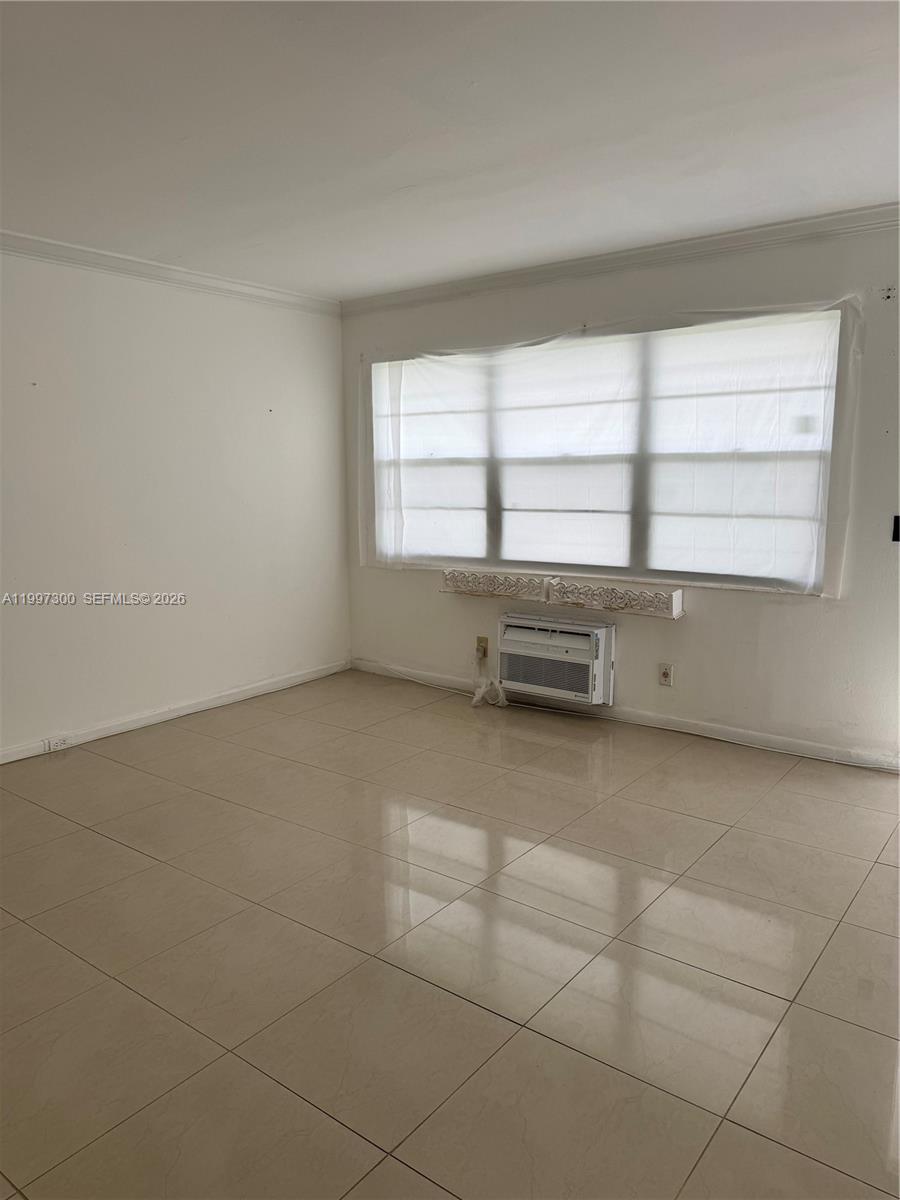 162 Westbury J 162 Property Photo 4