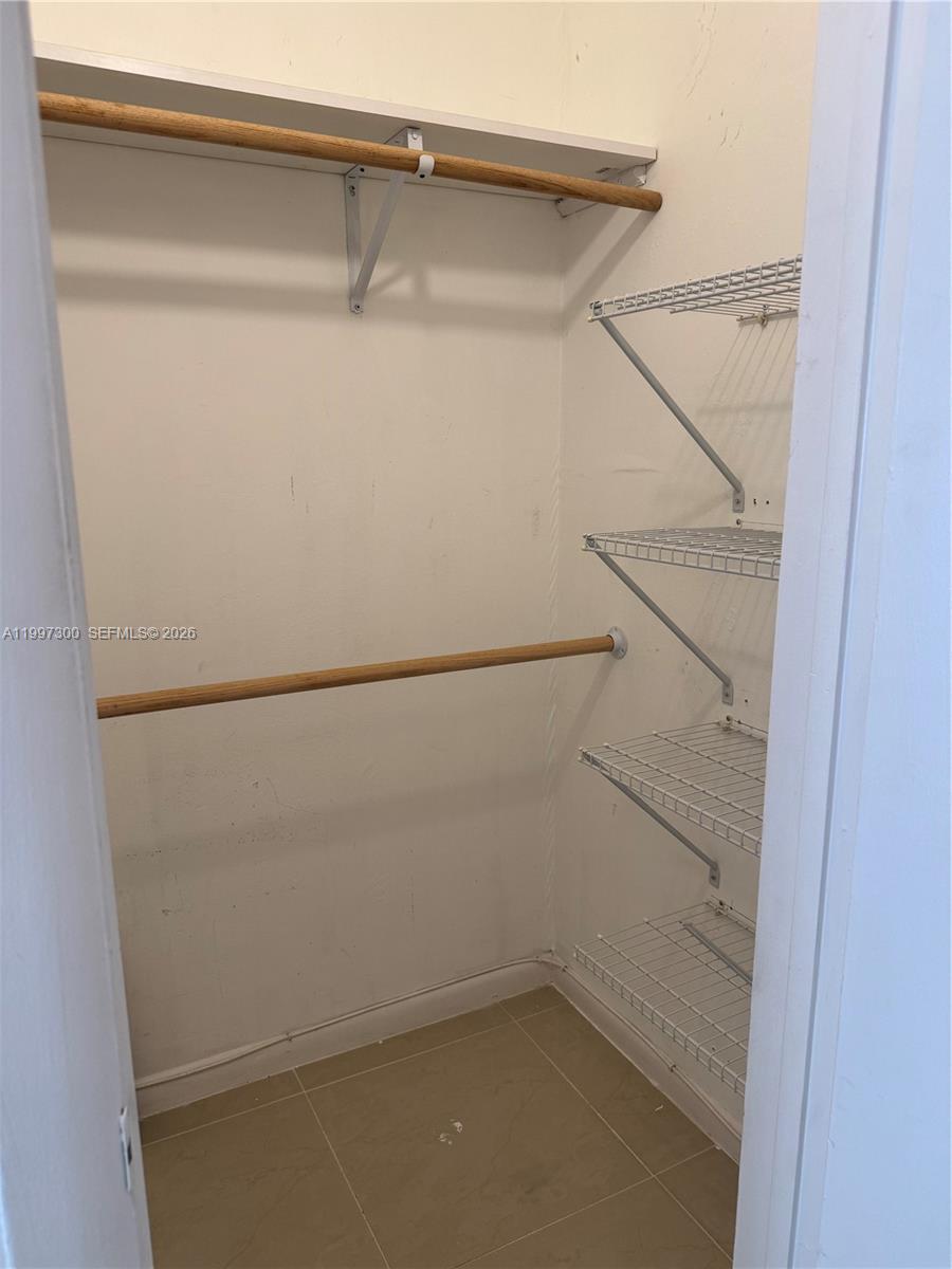 162 Westbury J 162 Property Photo 6