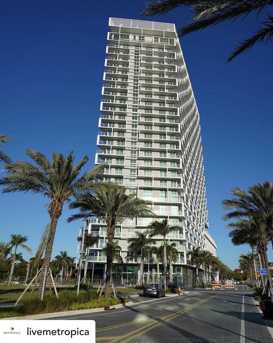 2000 Metropica Way 505 Property Photo 4