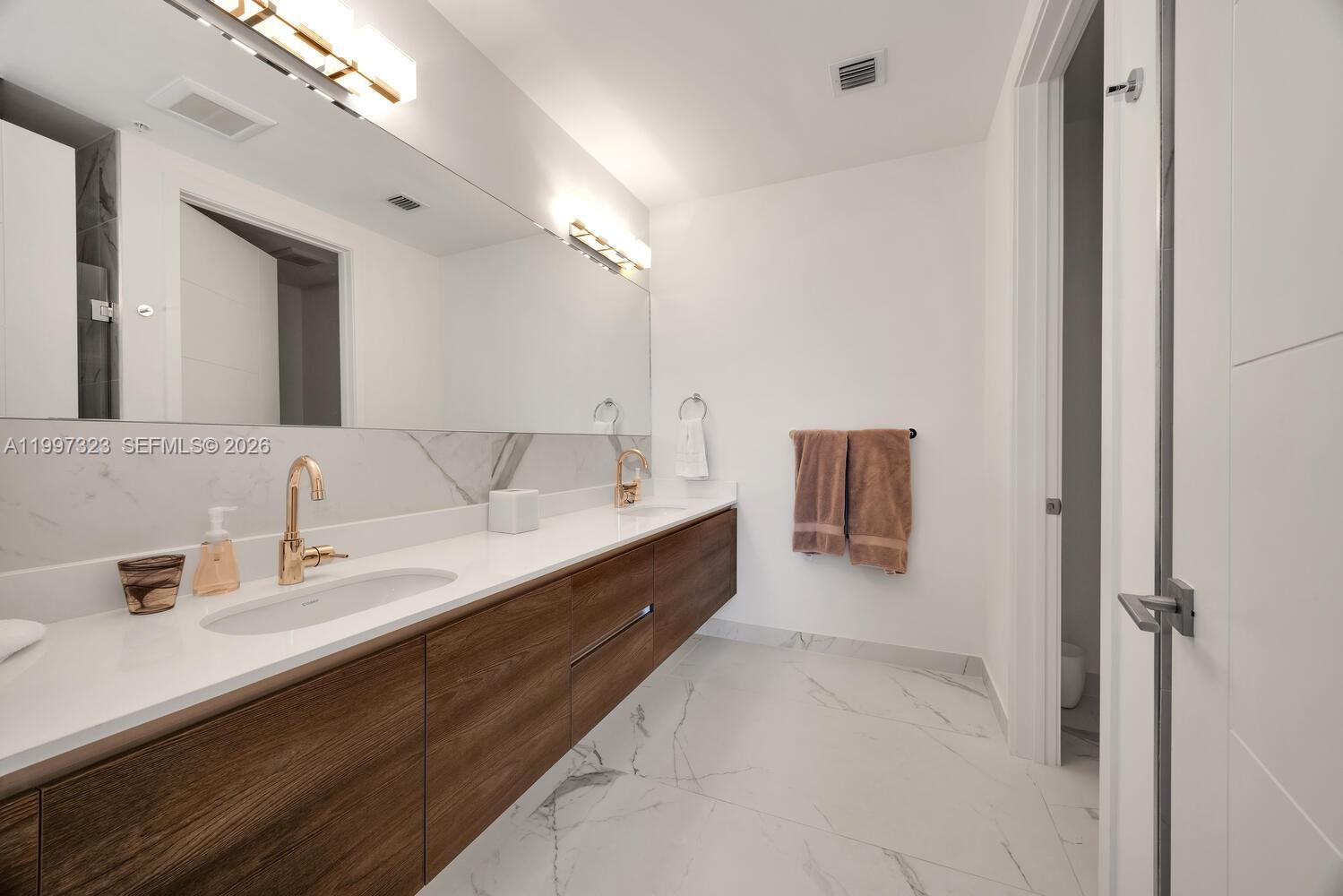 301 Altara Ave Lph914 Property Photo 42