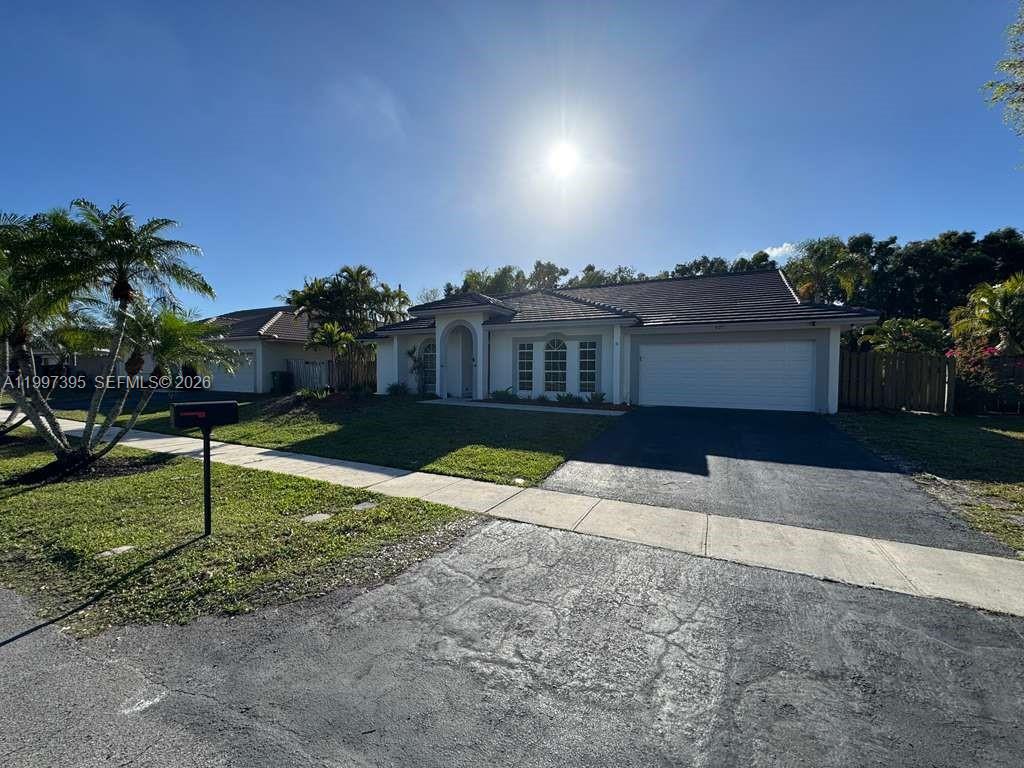 427 Sw 169th Ter Property Photo 4