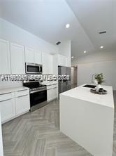 427 Sw 169th Ter Property Photo 6
