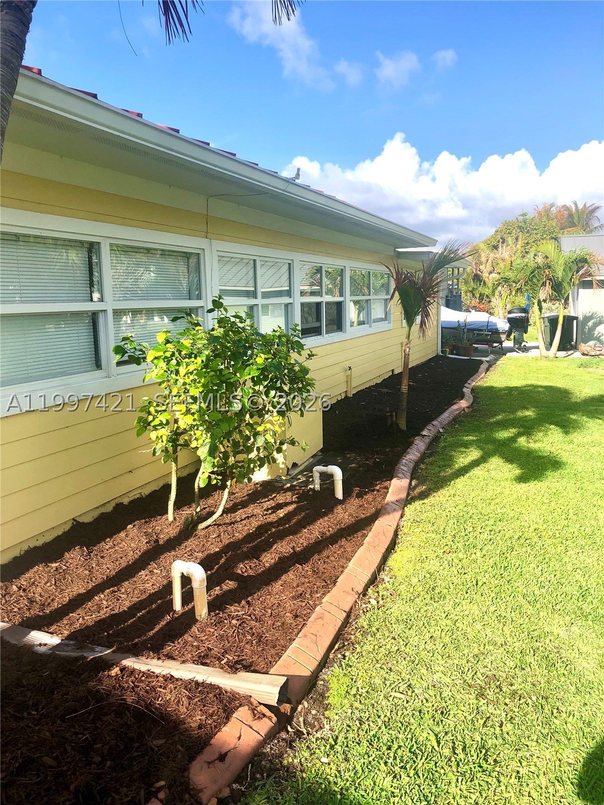 1920 Eucalyptus Ave Property Photo 19