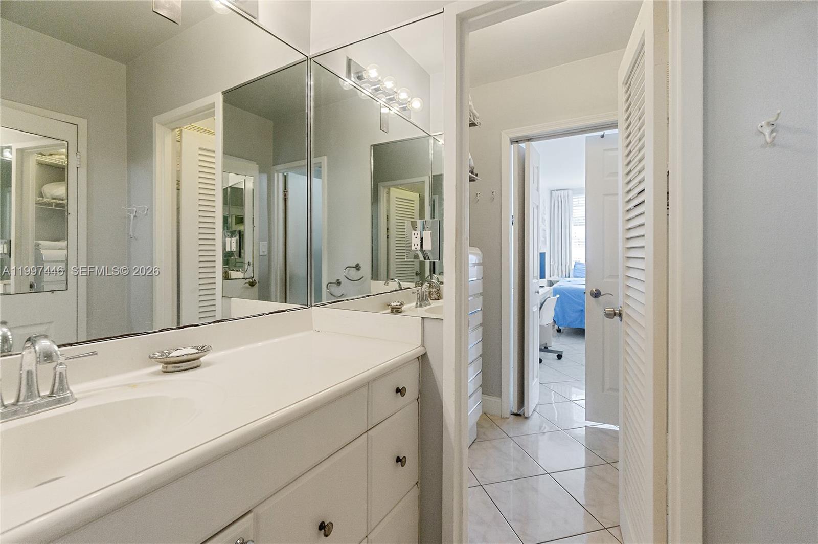100 Lincoln Rd 638 Property Photo 11