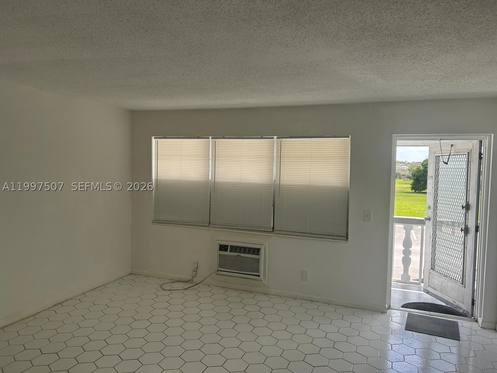 89 Berkshire D 89 Property Photo 3