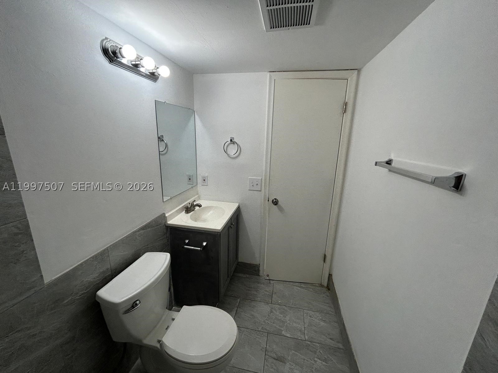89 Berkshire D 89 Property Photo 12