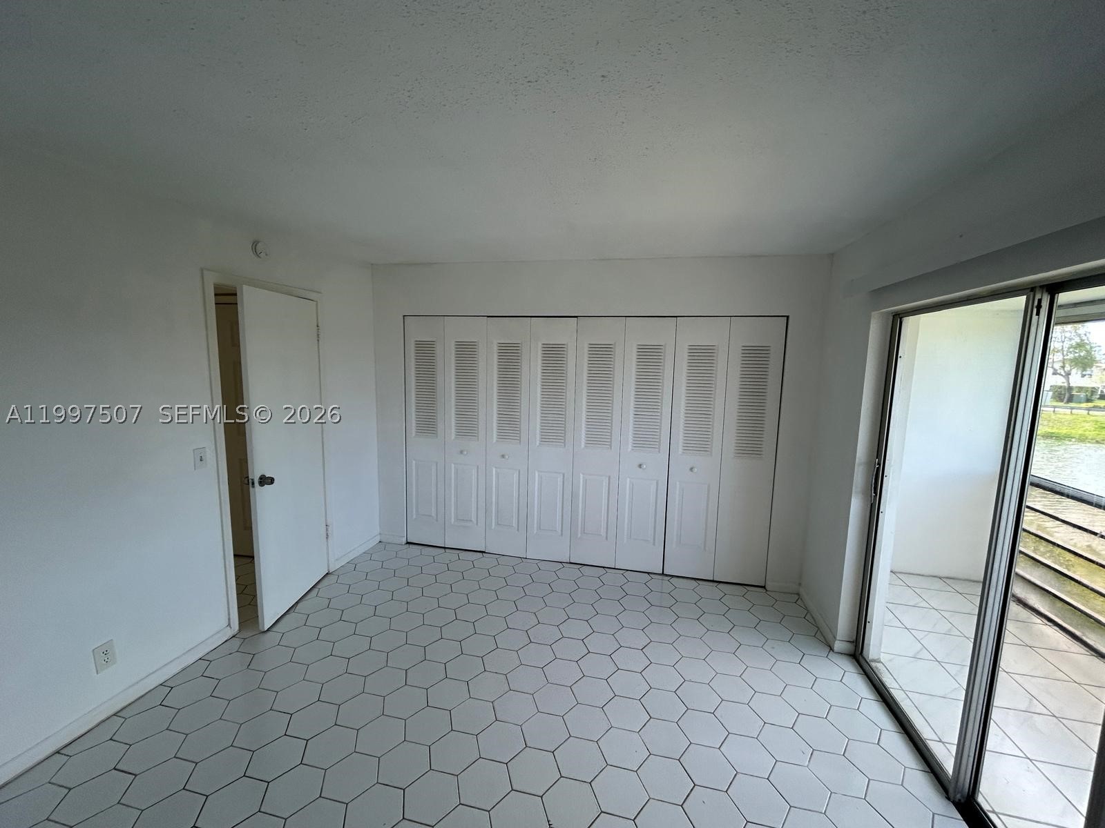 89 Berkshire D 89 Property Photo 13