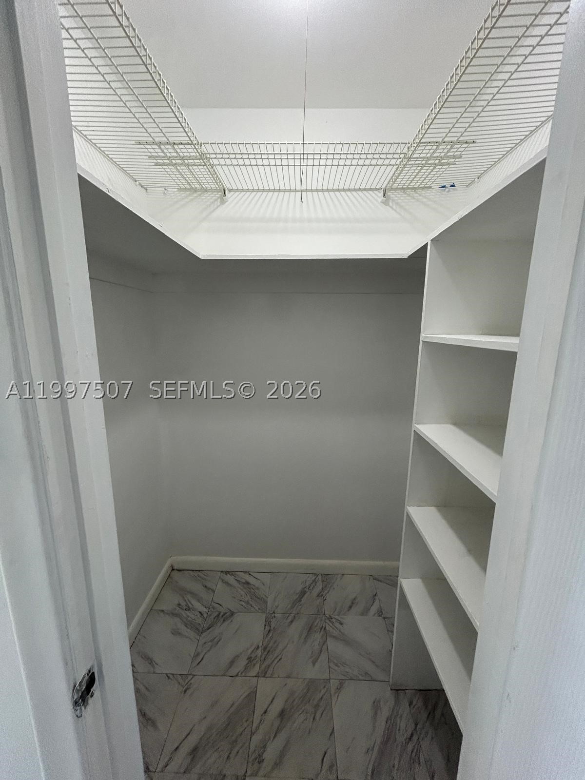 89 Berkshire D 89 Property Photo 18