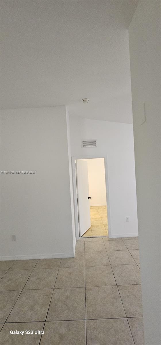 935 Ne 33rd Ter 204 Property Photo 2