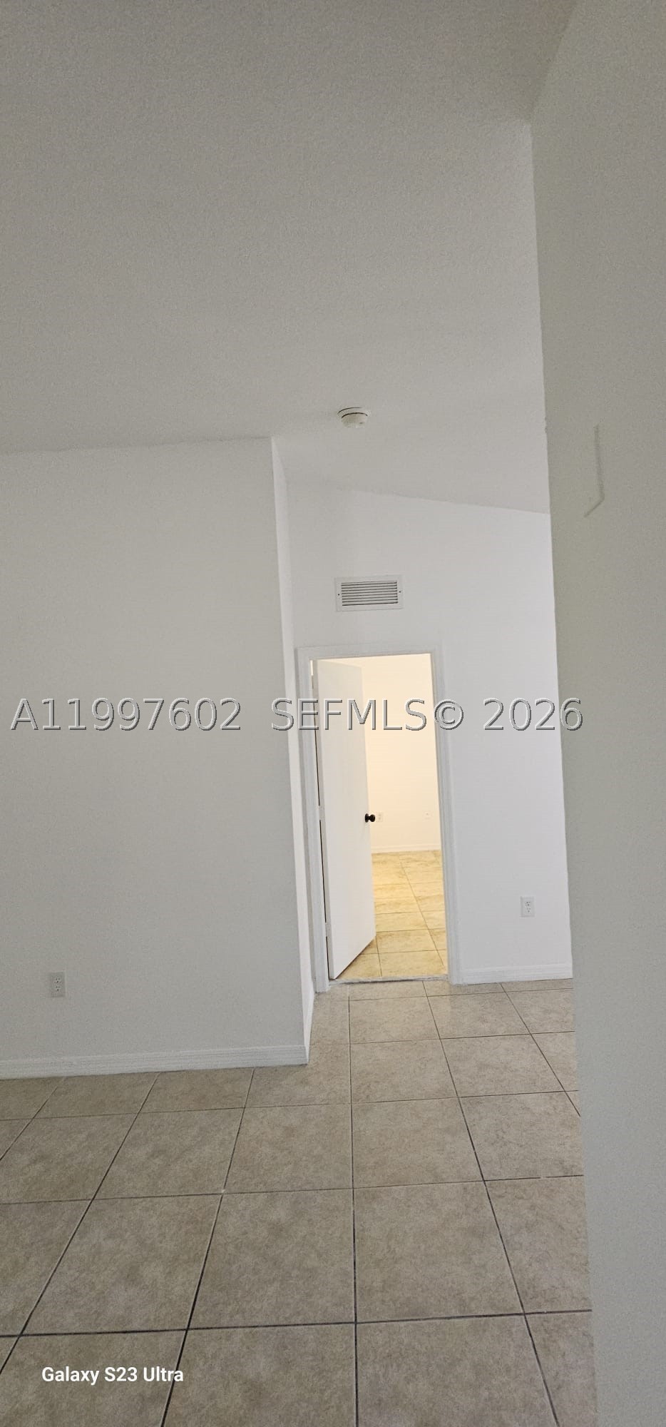 935 Ne 33rd Ter 204 Property Photo 2