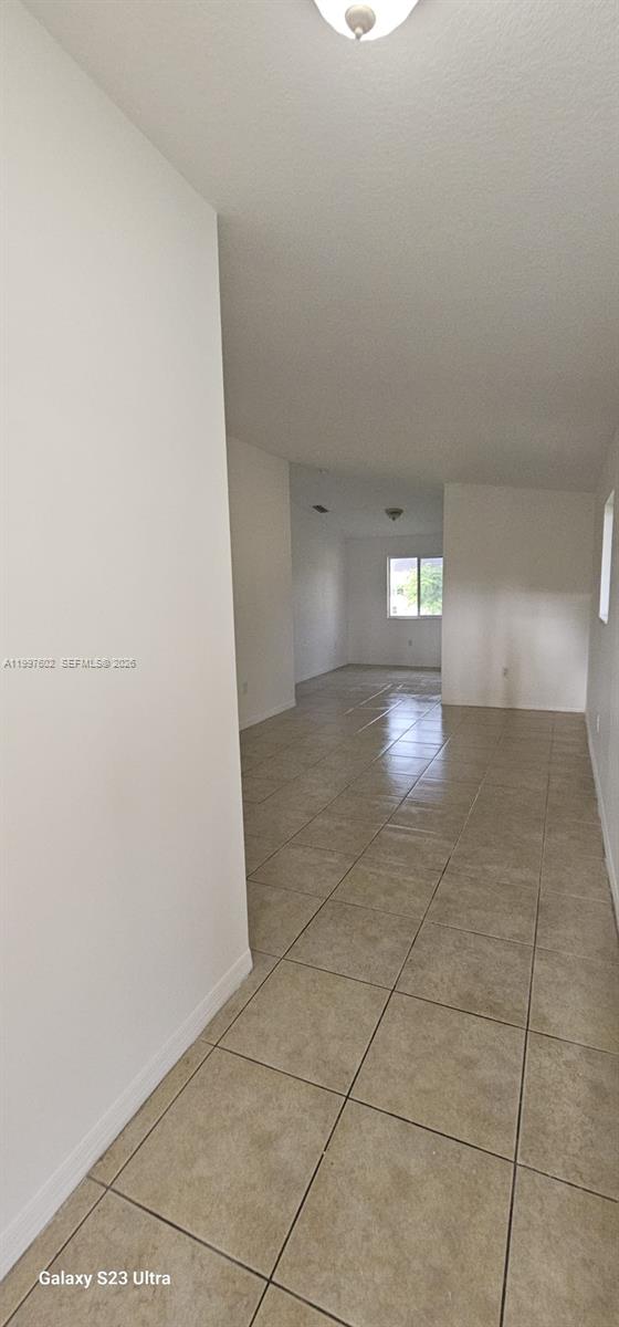 935 Ne 33rd Ter 204 Property Photo 3