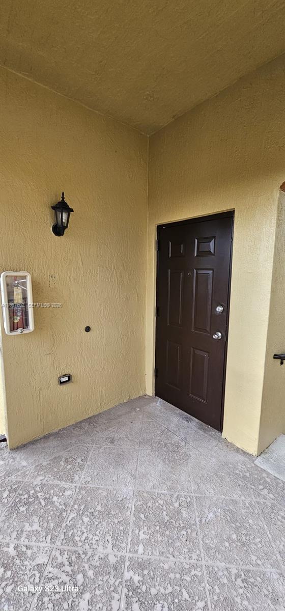 935 Ne 33rd Ter 204 Property Photo 4