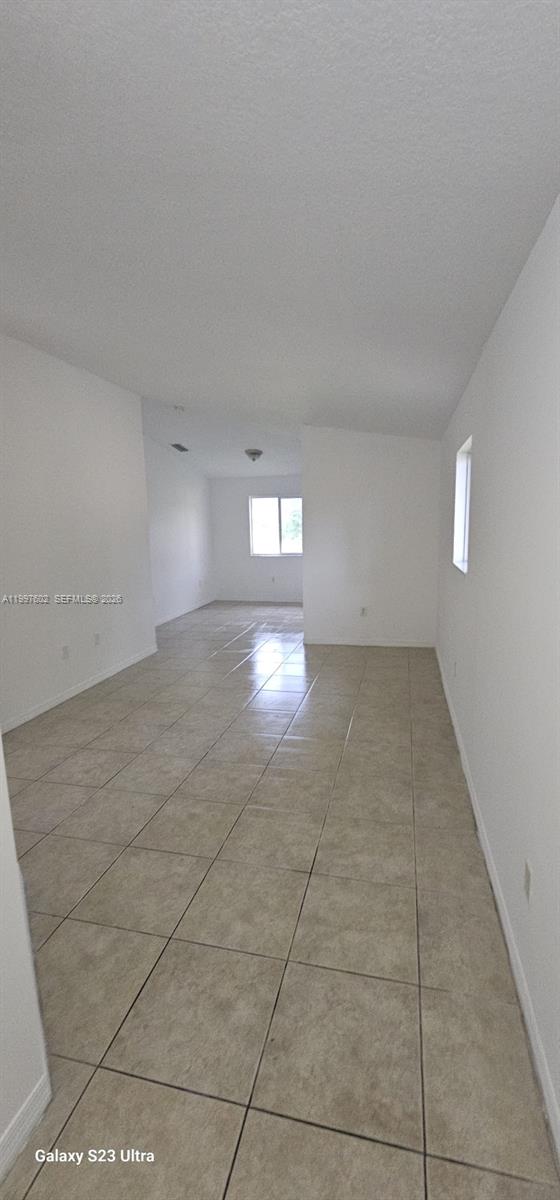 935 Ne 33rd Ter 204 Property Photo 13