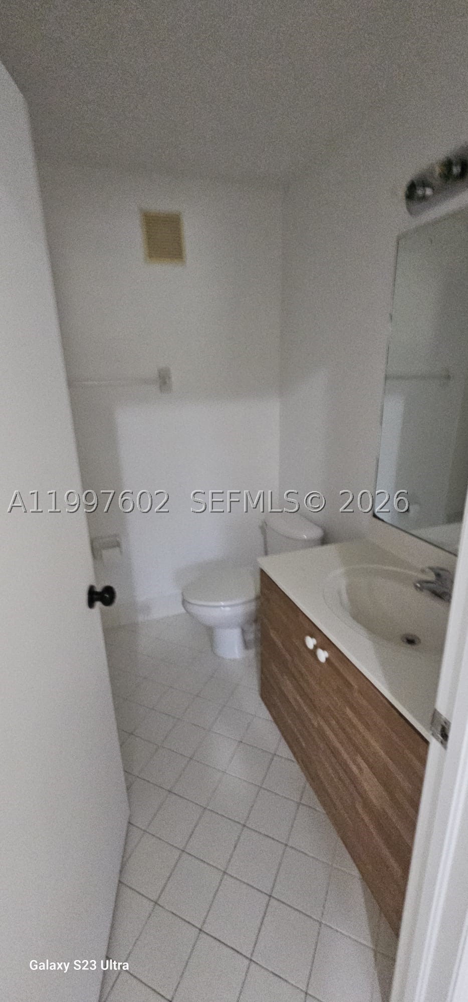935 Ne 33rd Ter 204 Property Photo 25