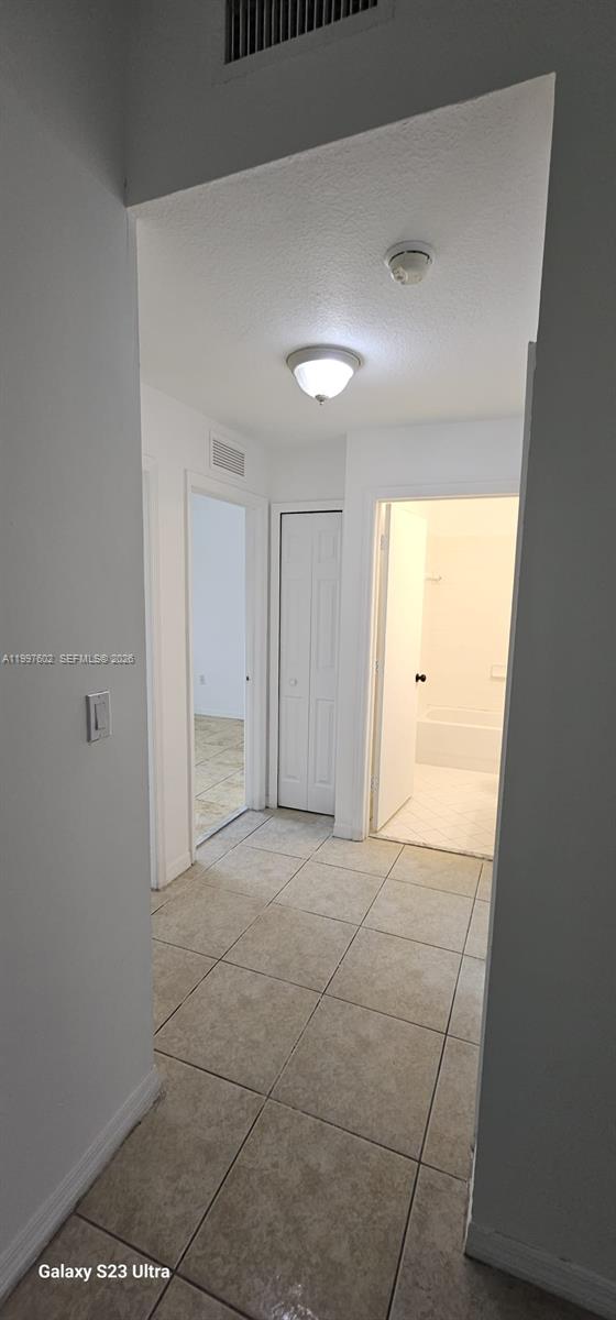 935 Ne 33rd Ter 204 Property Photo 27